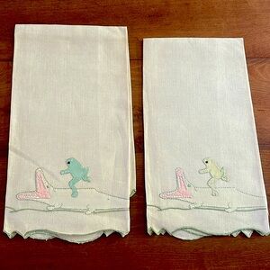 Vintage Hand Towels Fogs & Alligators